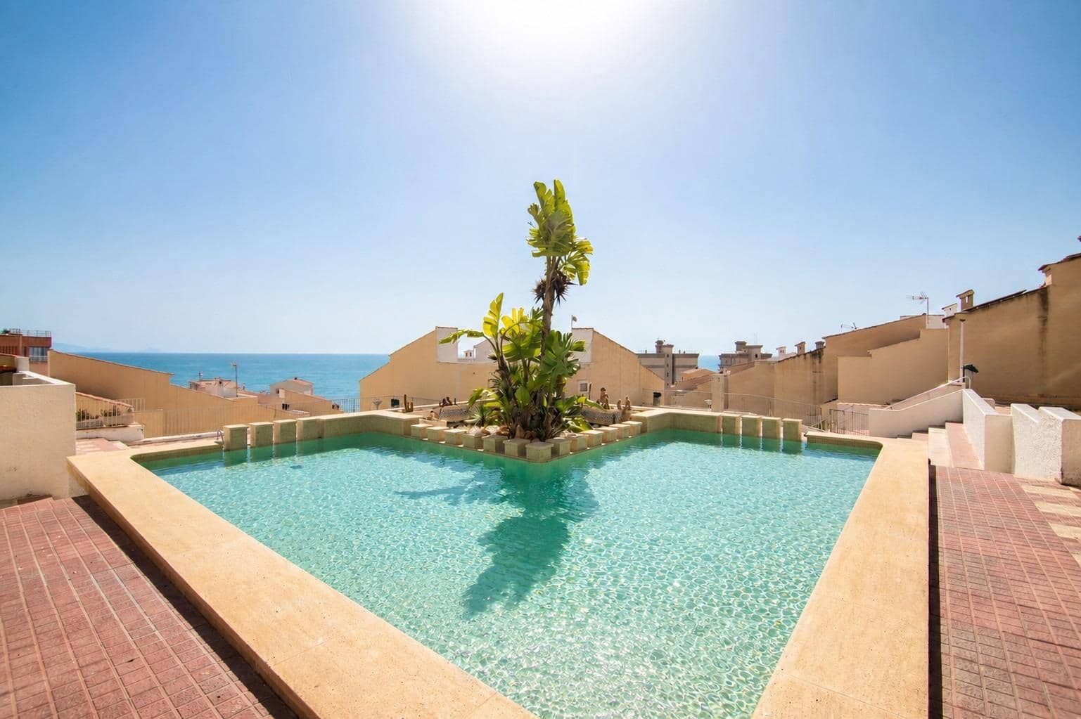 3 slaapkamer Bungalow te koop in Arenales del Sol met zwembad garage - € 379.900 (Ref: 9949998)