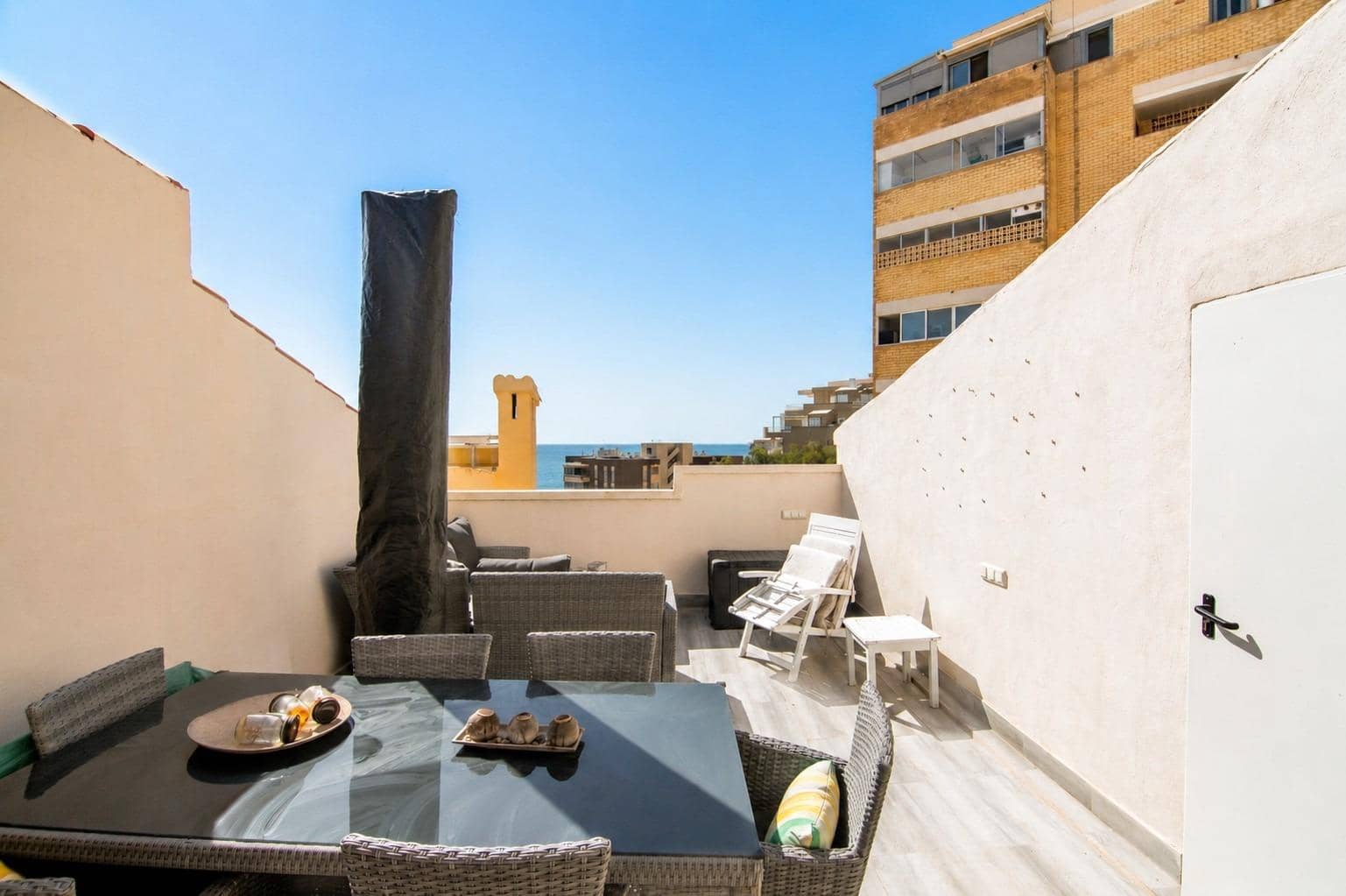 3 soveværelse Bungalow til salg i Arenales del Sol med swimmingpool garage - € 379.900 (Ref: 9952786)