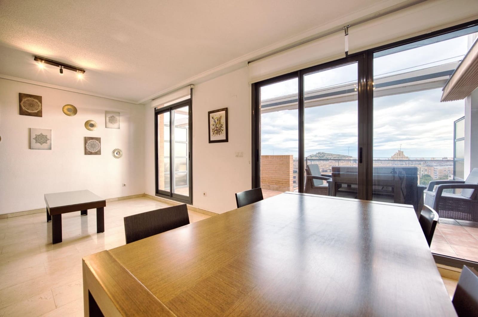Ático de 2 habitaciones en Alicante / Alacant ciudad en venta con piscina - 450.000 € (Ref: 9952789)