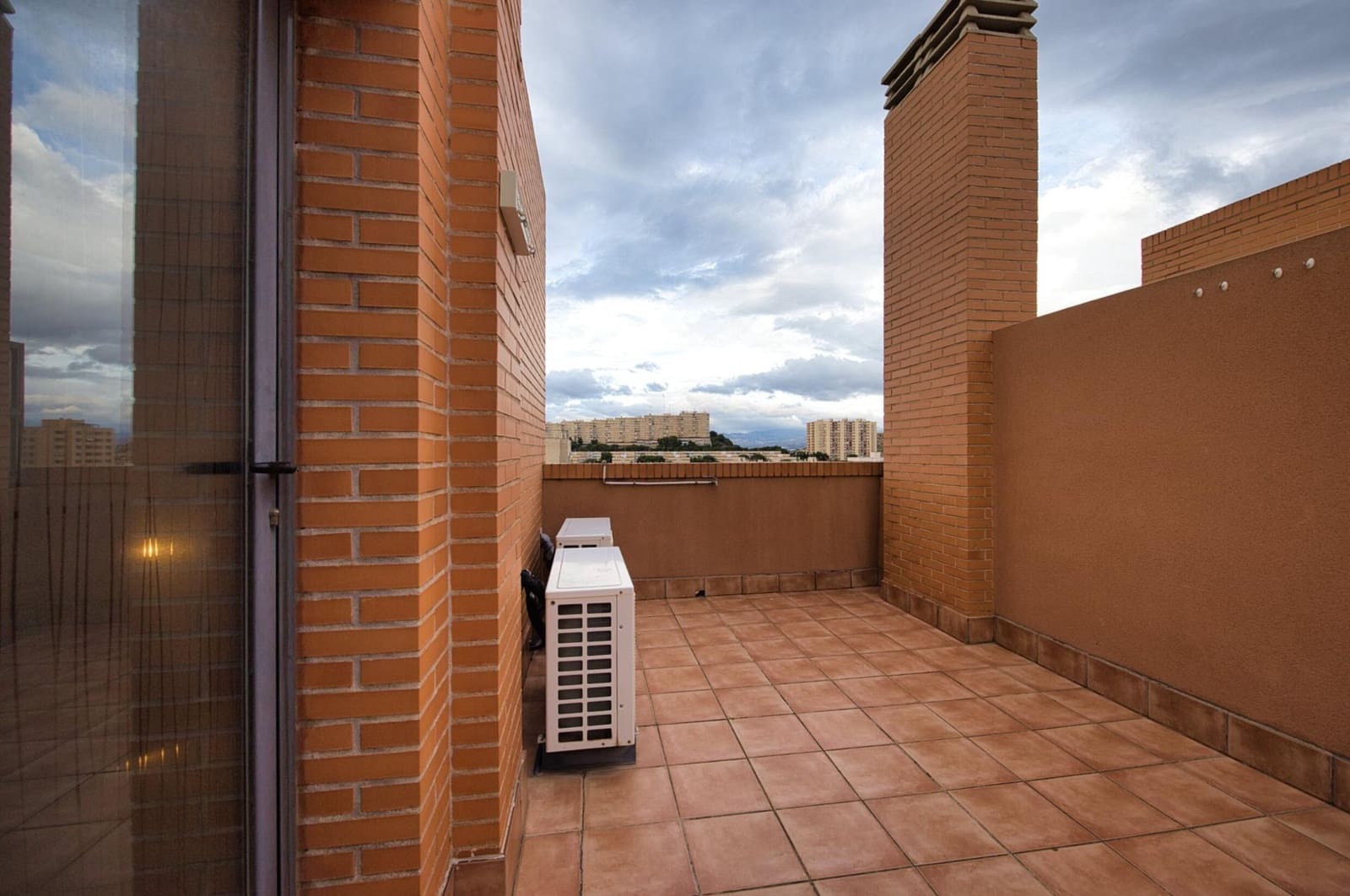 Ático de 2 habitaciones en Alicante / Alacant ciudad en venta con piscina - 450.000 € (Ref: 9952789)