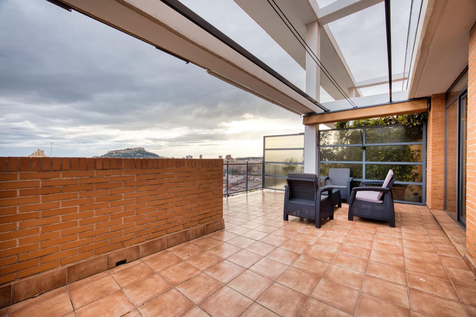 Ático de 2 habitaciones en Alicante / Alacant ciudad en venta con piscina - 450.000 € (Ref: 9952789)
