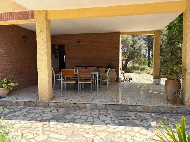Chalet de 4 habitaciones en San Vicente / Sant Vicent del Raspeig en venta con piscina - 375.000 € (Ref: 9952791)