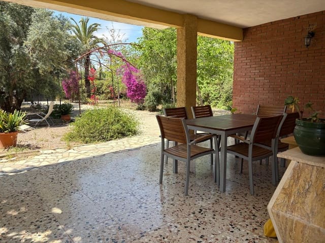Chalet de 4 habitaciones en San Vicente / Sant Vicent del Raspeig en venta con piscina - 375.000 € (Ref: 9952791)