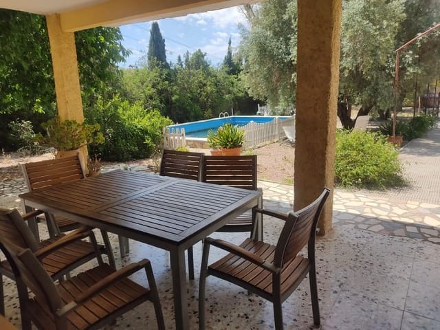 Chalet de 4 habitaciones en San Vicente / Sant Vicent del Raspeig en venta con piscina - 375.000 € (Ref: 9952791)