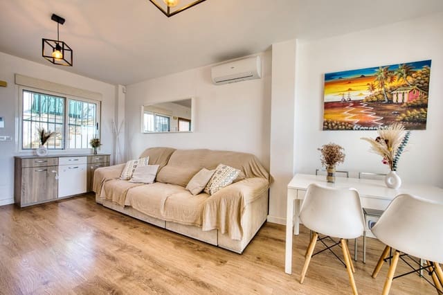 3 soverom Kjedet enebolig til salgs i Muchamiel / Mutxamel med svømmebasseng - € 325 000 (Ref: 9952795)