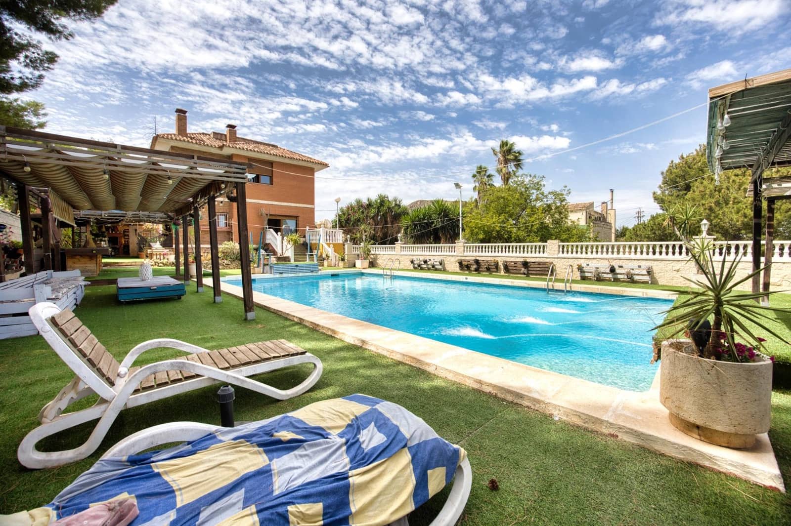 5 sypialnia Willa na sprzedaż w Petrel / Petrer z basenem - 690 000 € (Ref: 9970774)