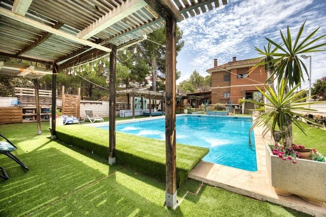 5 bedroom Villa for sale in Petrel / Petrer with pool - € 690,000 (Ref: 9970774)