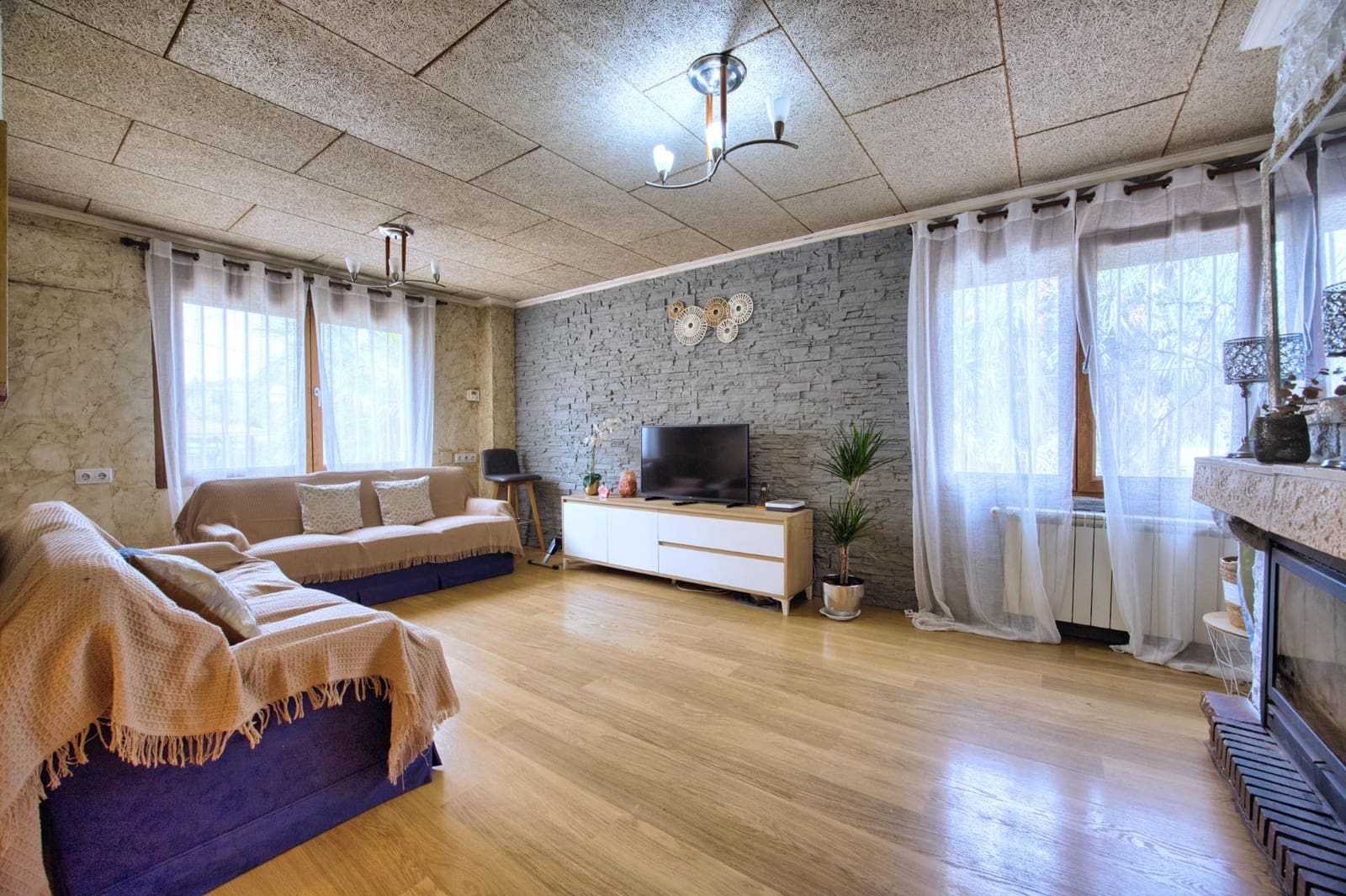 5 sypialnia Willa na sprzedaż w Petrel / Petrer z basenem - 690 000 € (Ref: 9970774)
