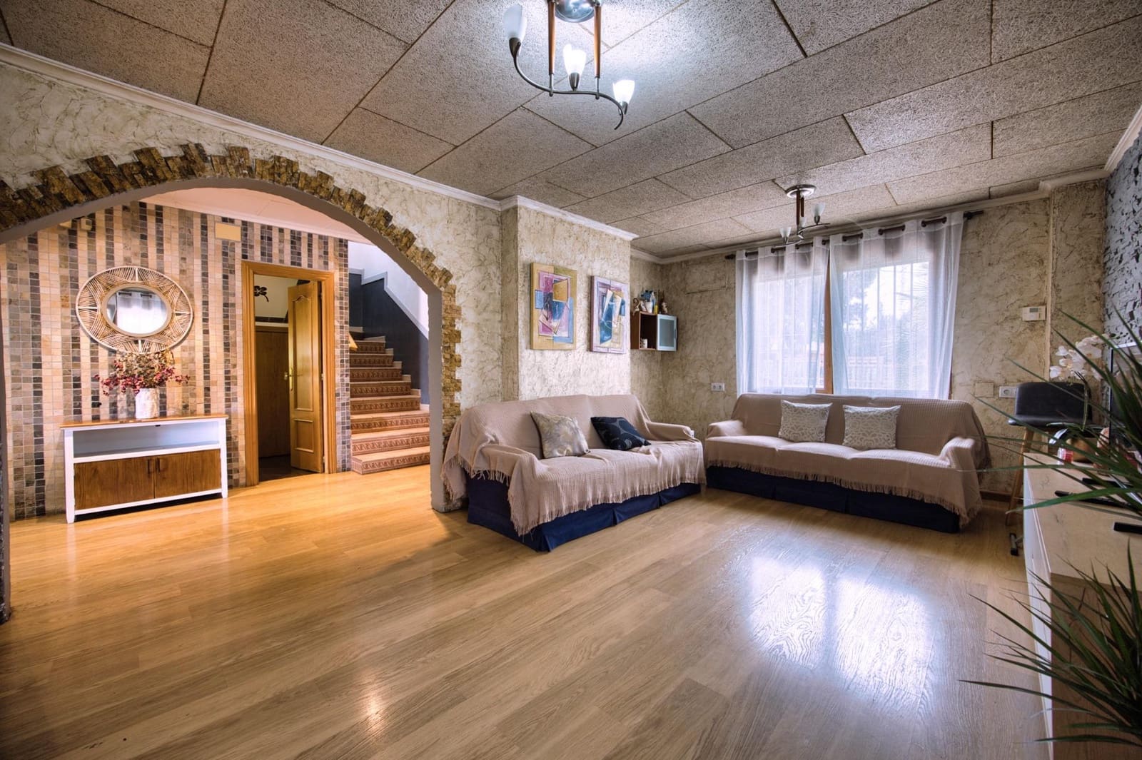 5 sypialnia Willa na sprzedaż w Petrel / Petrer z basenem - 690 000 € (Ref: 9970774)