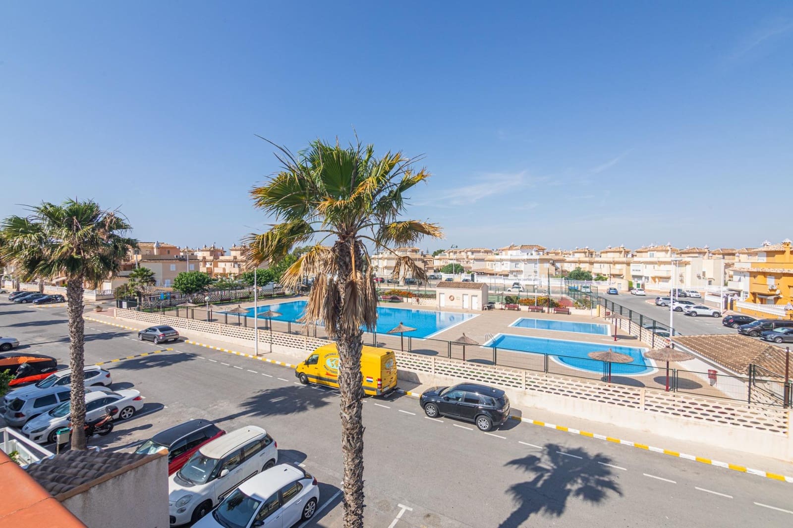 2 bedroom Bungalow for sale in Gran Alacant with pool - € 229,900 (Ref: 9975600)