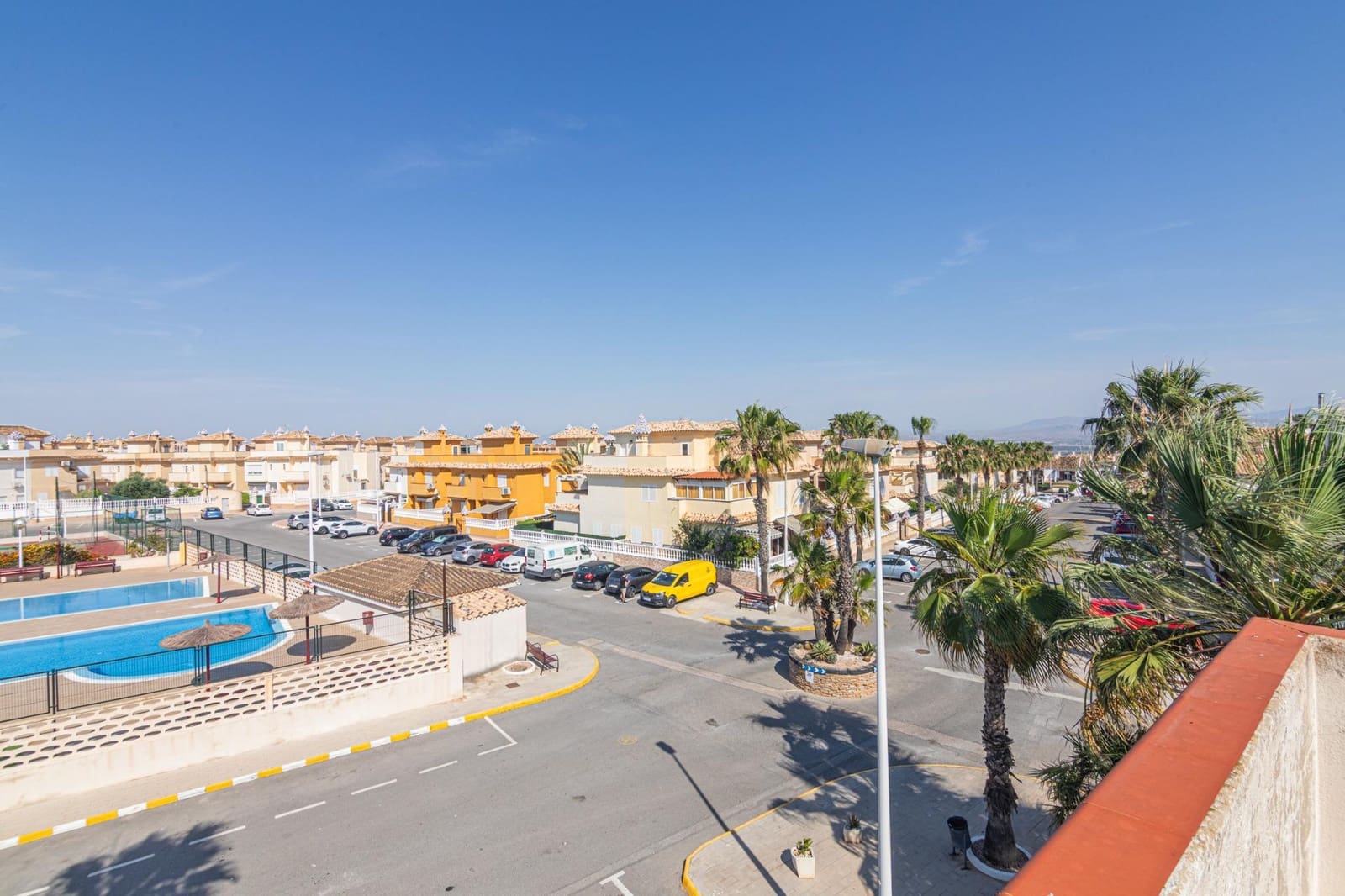 2 bedroom Bungalow for sale in Gran Alacant with pool - € 229,900 (Ref: 9975600)