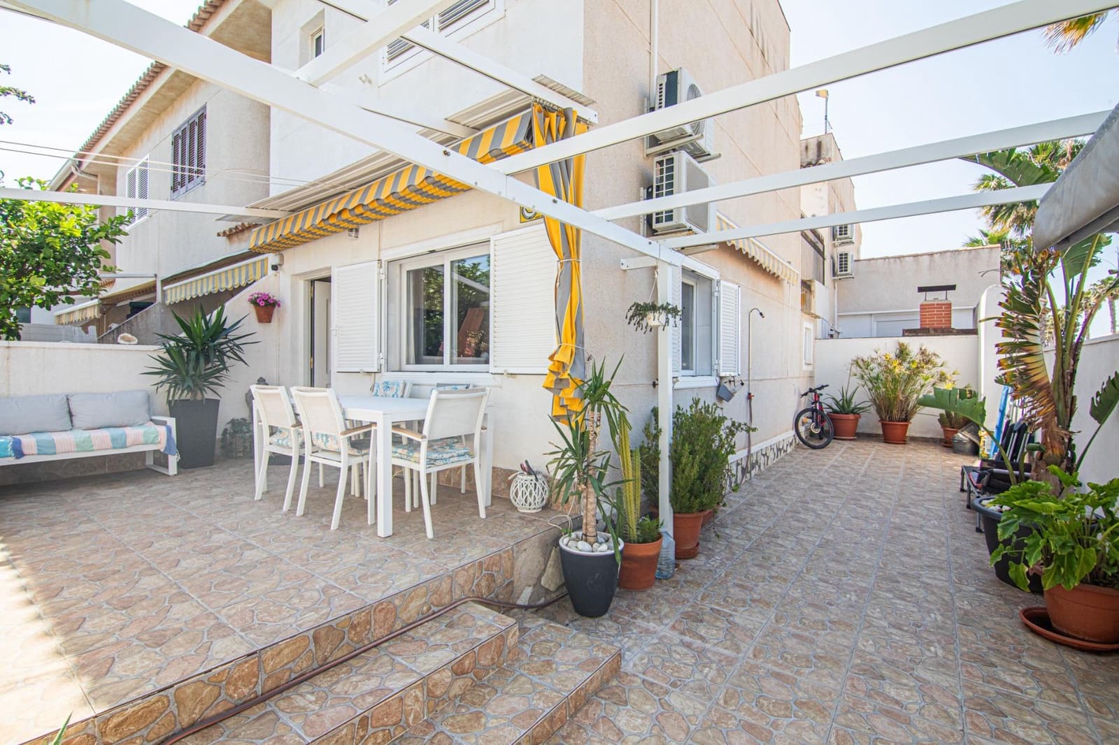 2 bedroom Bungalow for sale in Gran Alacant with pool - € 229,900 (Ref: 9975600)