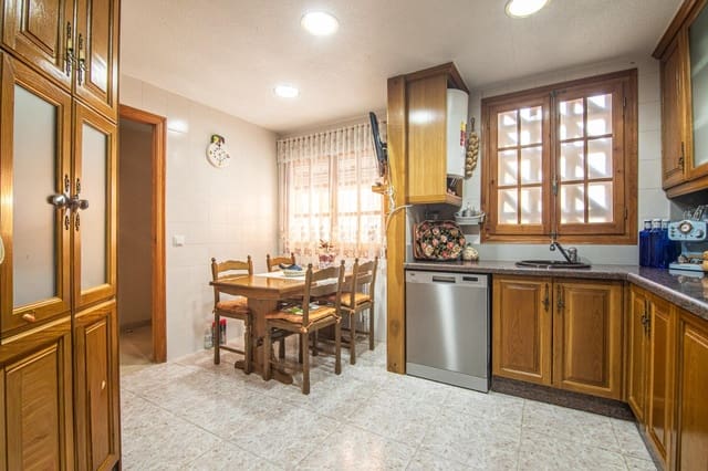 4 soverom Rekkehus til salgs i Playa de San Juan, Alicante by med svømmebasseng garasje - € 650 000 (Ref: 9975601)