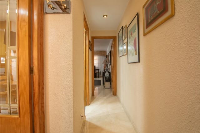 4 soverom Rekkehus til salgs i Playa de San Juan, Alicante by med svømmebasseng garasje - € 650 000 (Ref: 9975601)