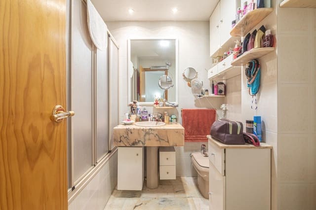 4 soverom Rekkehus til salgs i Playa de San Juan, Alicante by med svømmebasseng garasje - € 650 000 (Ref: 9975601)
