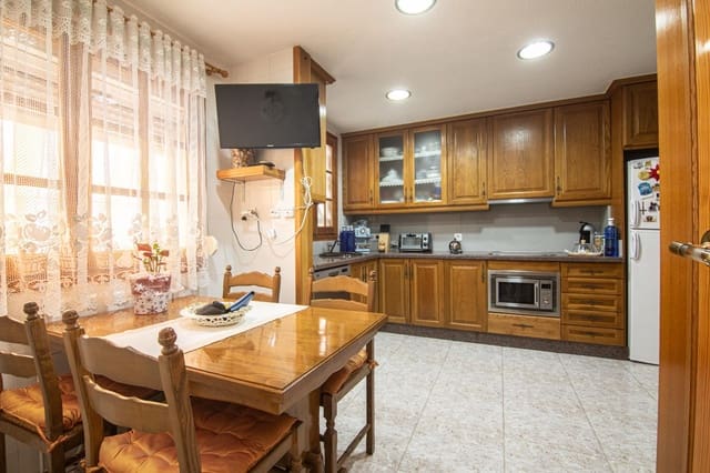 4 soverom Rekkehus til salgs i Playa de San Juan, Alicante by med svømmebasseng garasje - € 650 000 (Ref: 9975601)