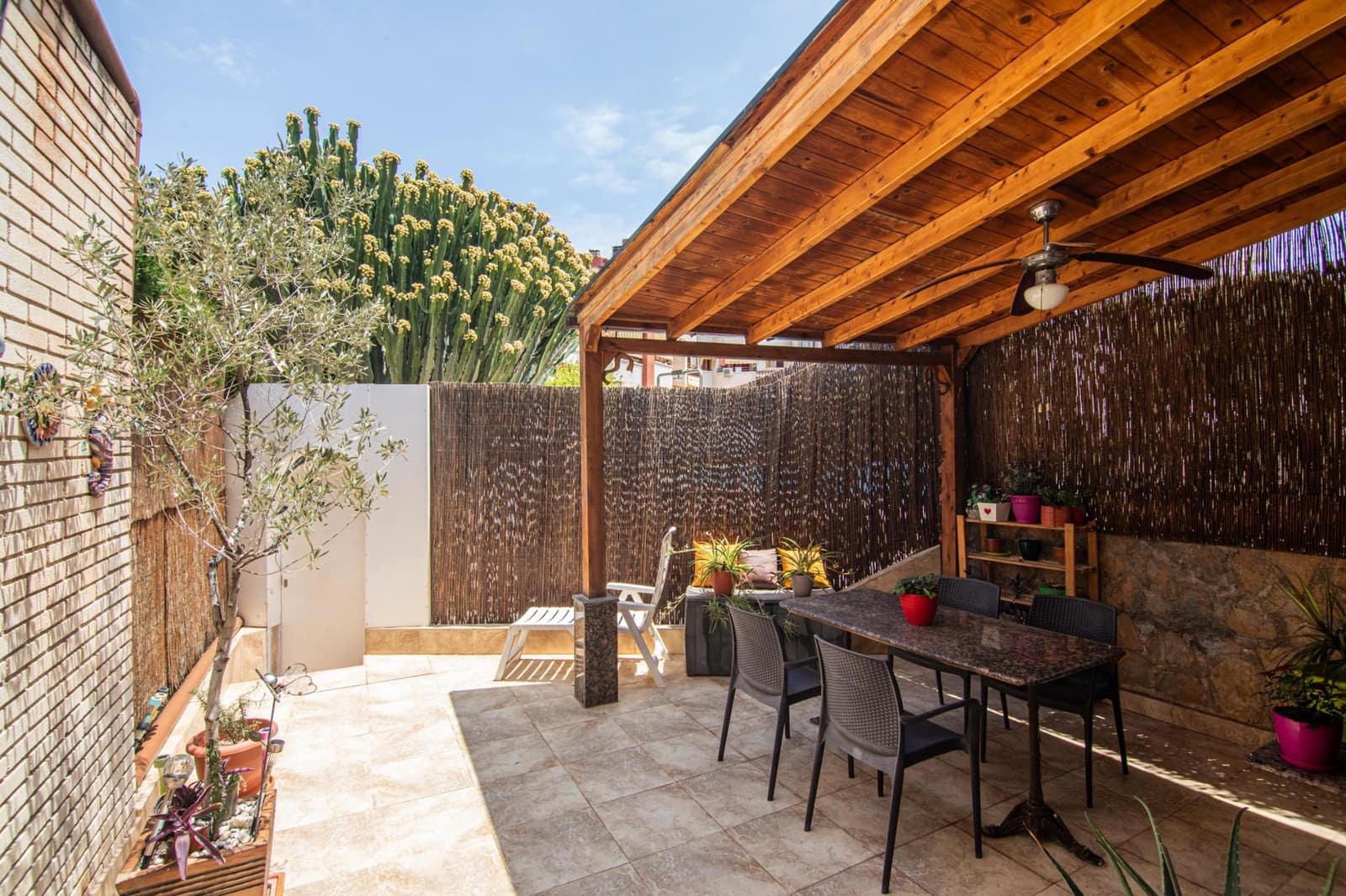 4 bedroom Terraced Villa for sale in Playa de San Juan with pool garage - € 650,000 (Ref: 9975601)