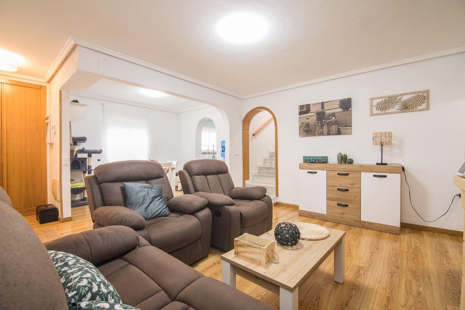 5 bedroom Villa for sale in Monforte del Cid - € 359,900 (Ref: 9975602)