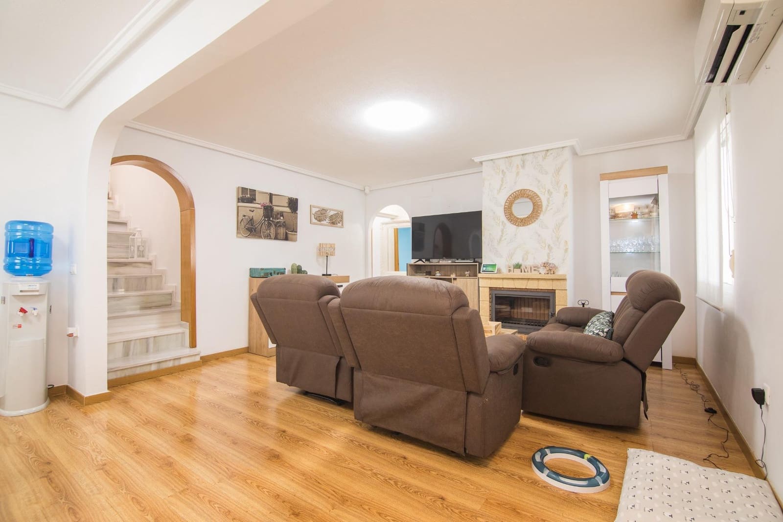 5 bedroom Villa for sale in Monforte del Cid - € 359,900 (Ref: 9975602)