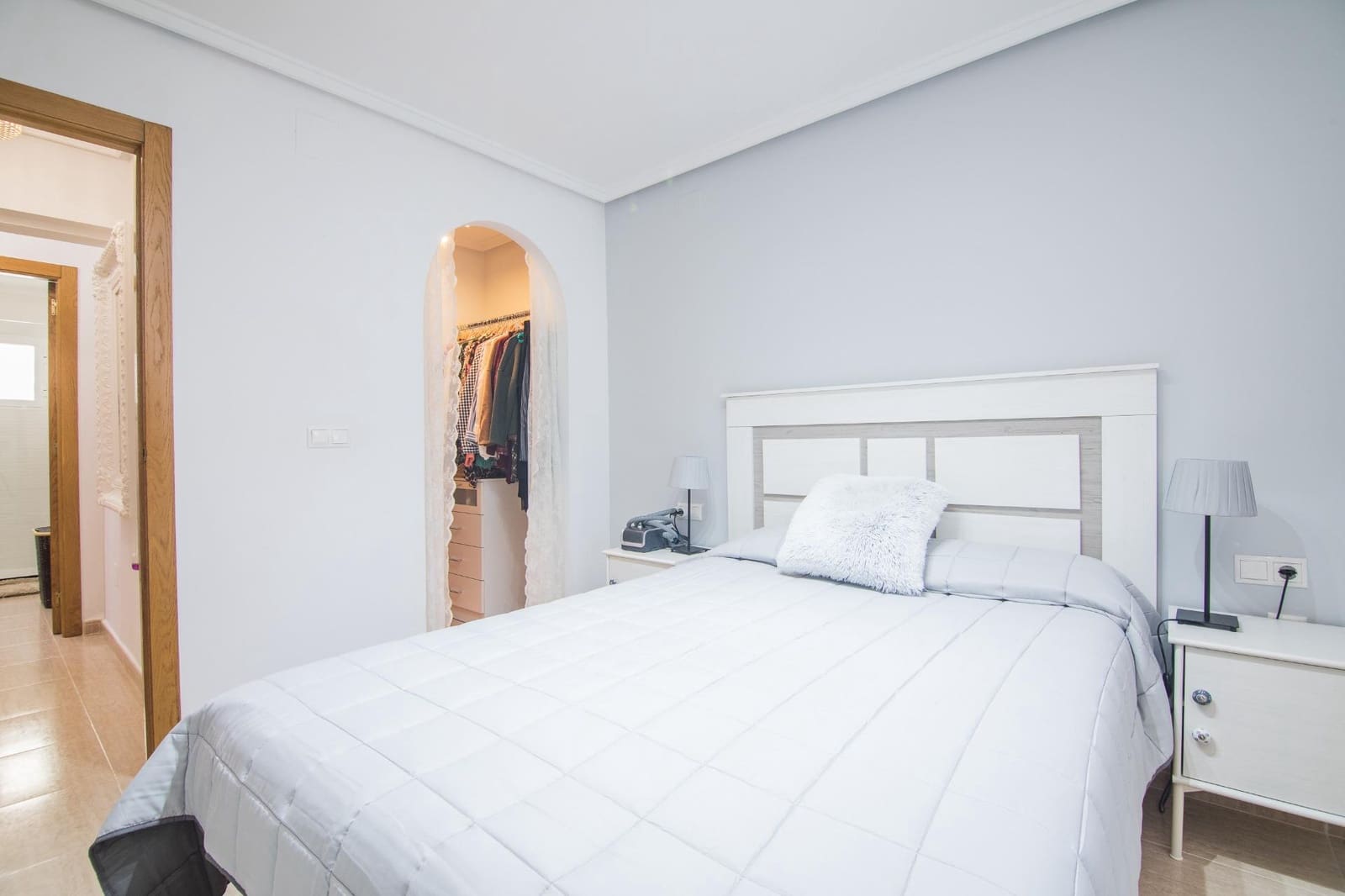 5 bedroom Villa for sale in Monforte del Cid - € 359,900 (Ref: 9975602)