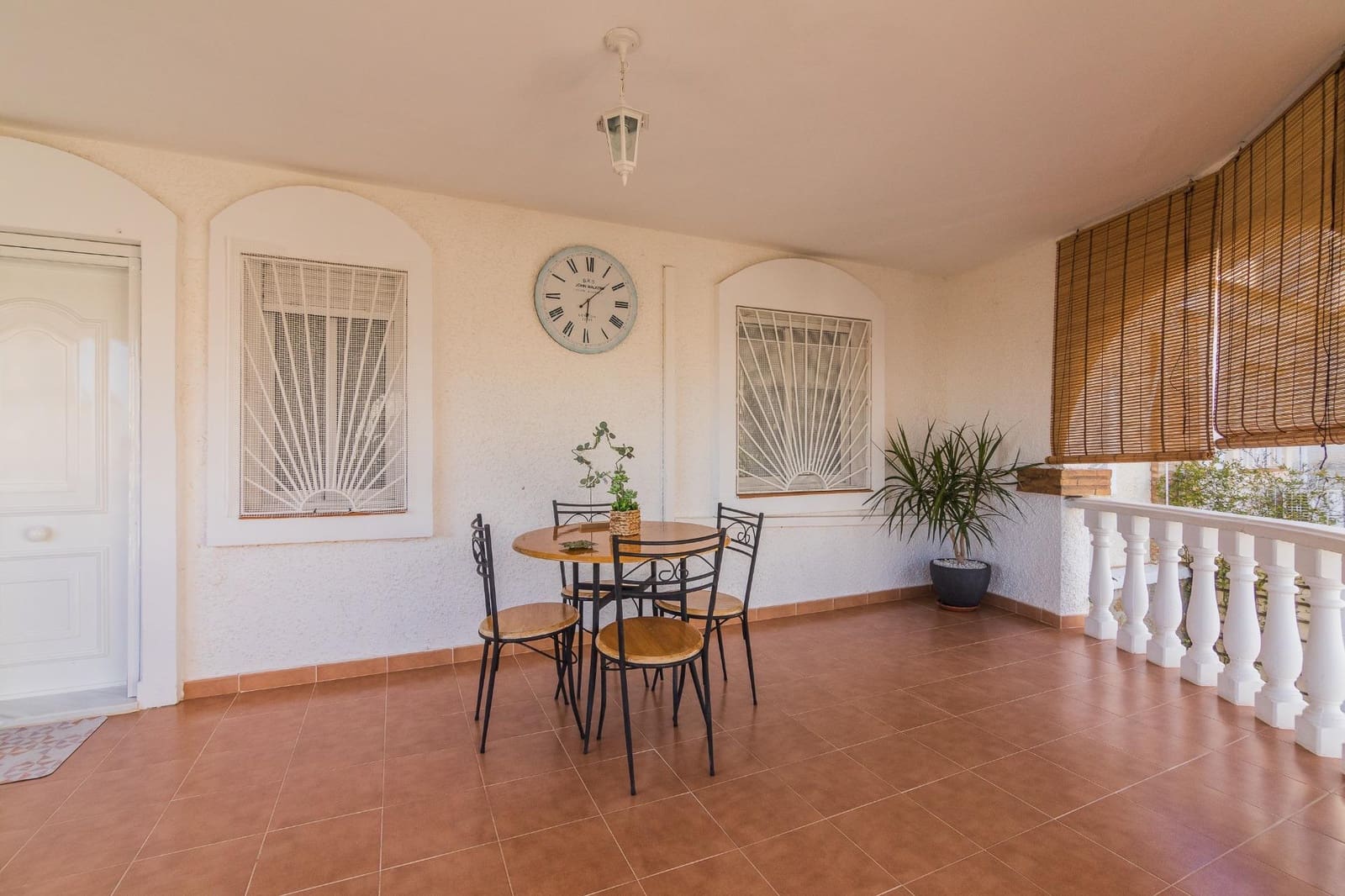 5 bedroom Villa for sale in Monforte del Cid - € 359,900 (Ref: 9975602)
