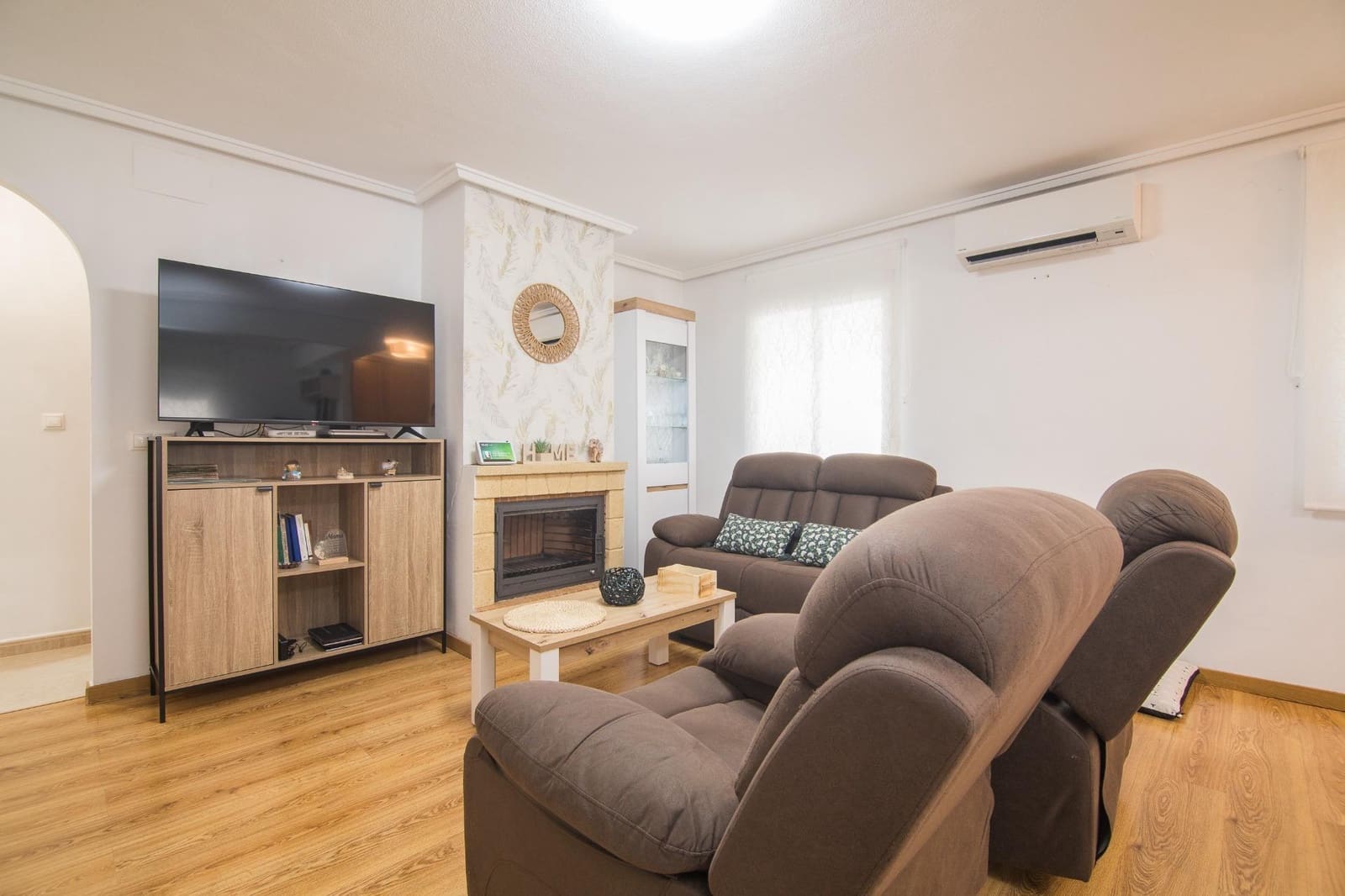 5 bedroom Villa for sale in Monforte del Cid - € 359,900 (Ref: 9975602)