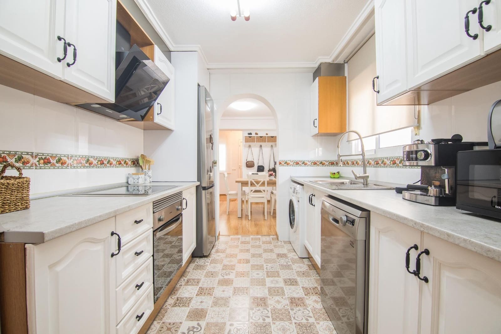 5 bedroom Villa for sale in Monforte del Cid - € 359,900 (Ref: 9975602)
