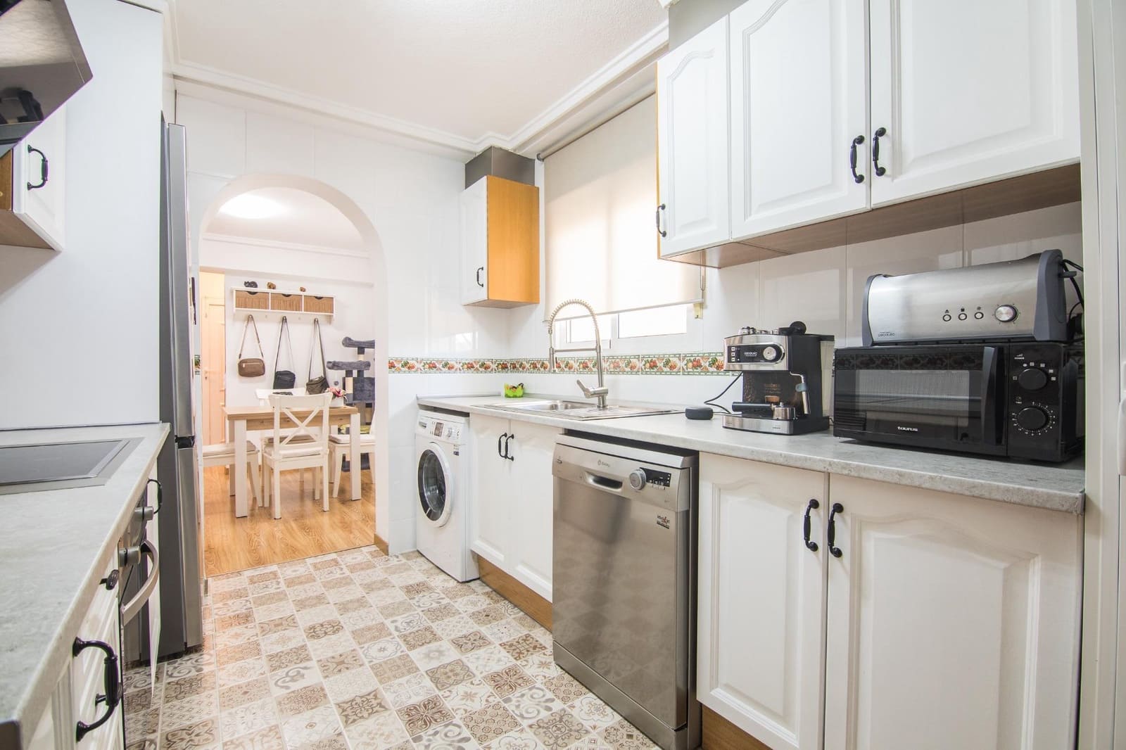 5 bedroom Villa for sale in Monforte del Cid - € 359,900 (Ref: 9975602)