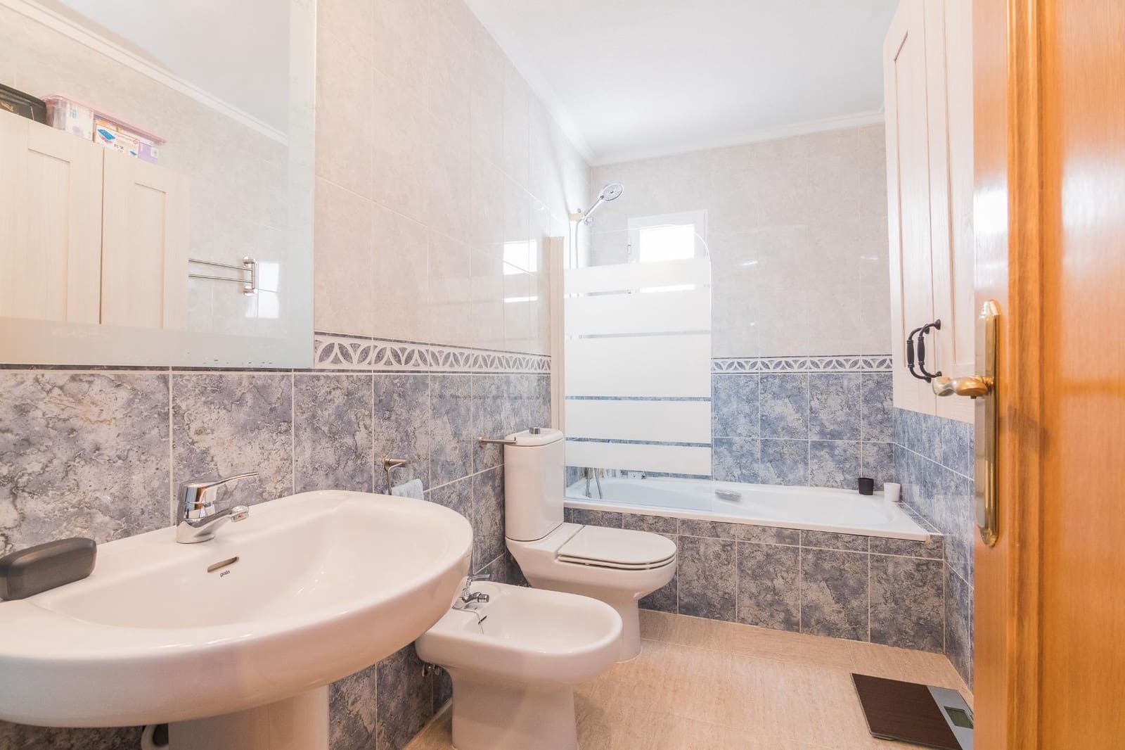 5 bedroom Villa for sale in Monforte del Cid - € 359,900 (Ref: 9975602)