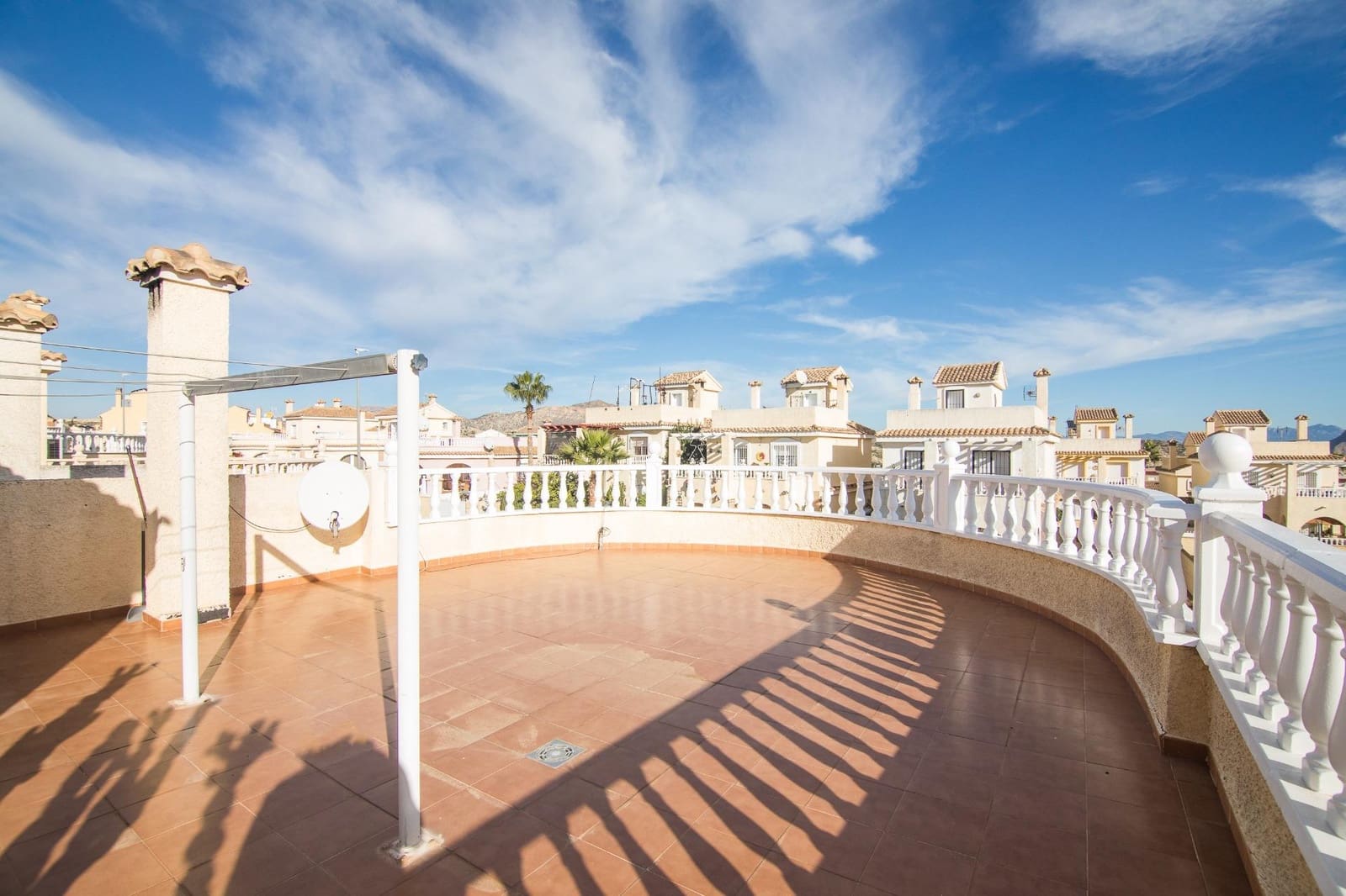 5 bedroom Villa for sale in Monforte del Cid - € 359,900 (Ref: 9975602)