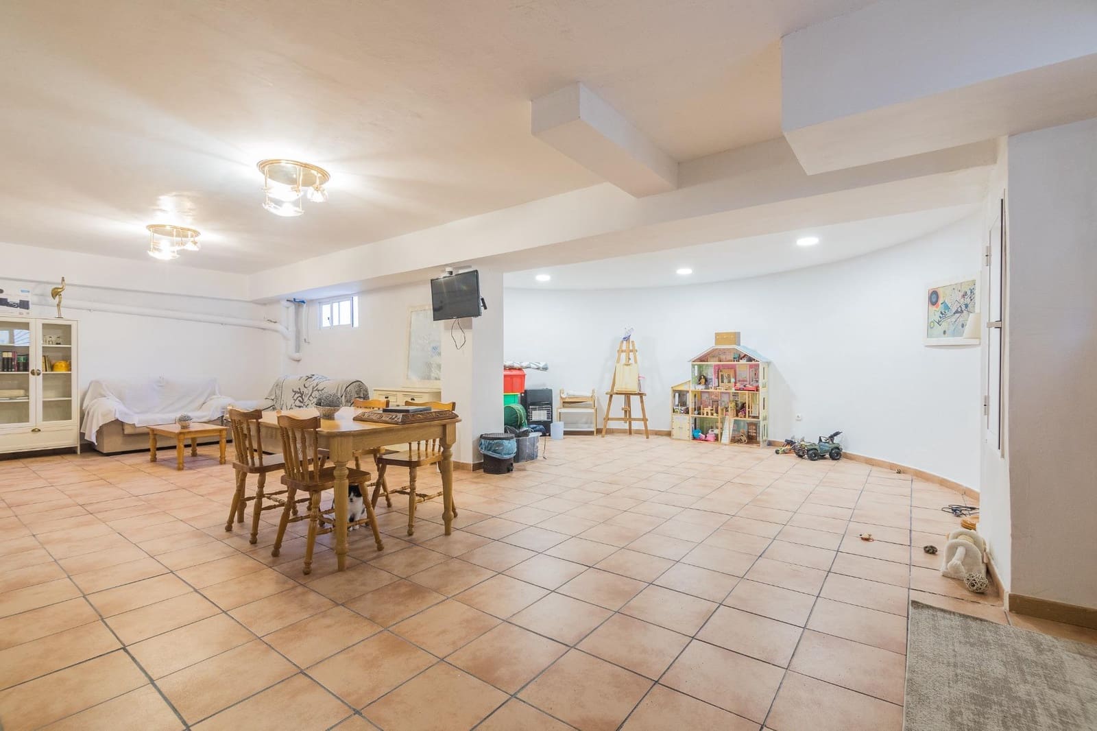 5 bedroom Villa for sale in Monforte del Cid - € 359,900 (Ref: 9975602)