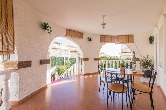 5 soveværelse Villa til salg i Monforte del Cid - € 359.900 (Ref: 9975602)