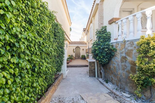 5 soveværelse Villa til salg i Monforte del Cid - € 359.900 (Ref: 9975602)