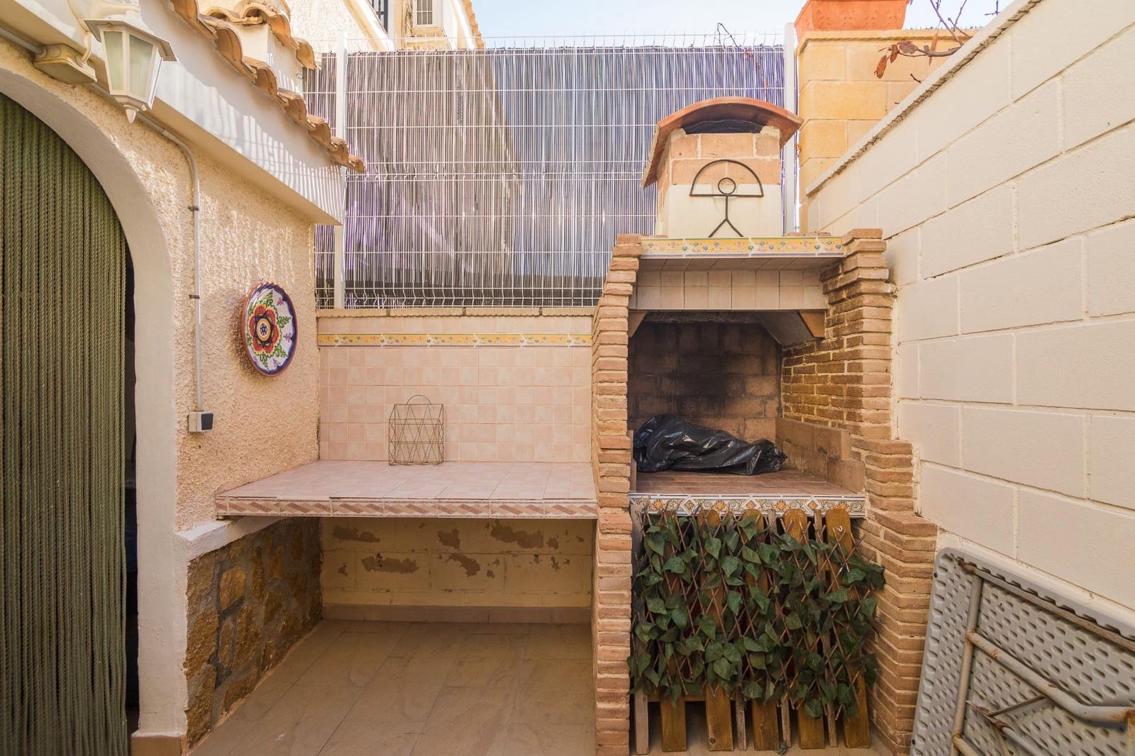 5 bedroom Villa for sale in Monforte del Cid - € 359,900 (Ref: 9975602)