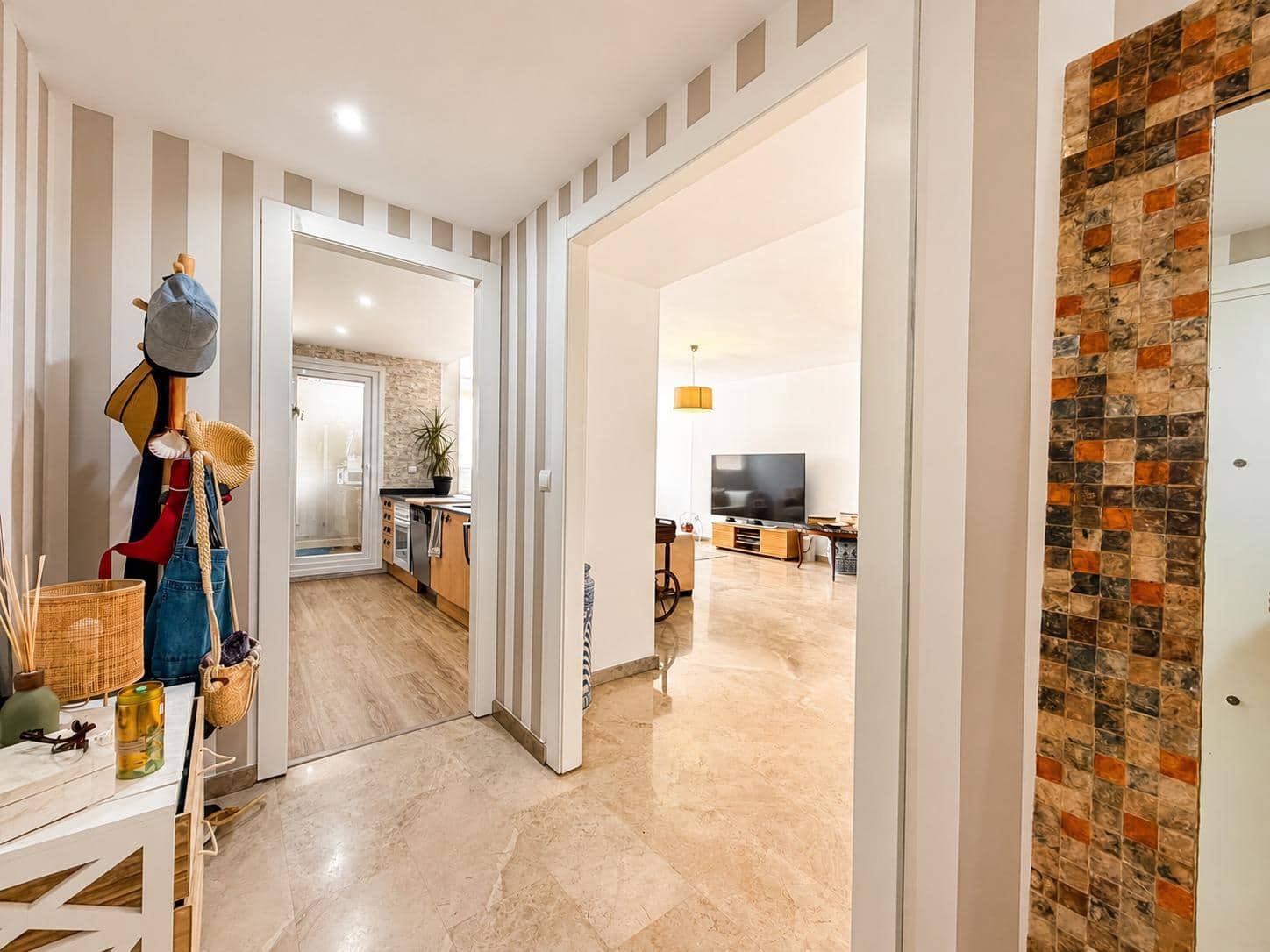 Piso de 3 habitaciones en Playa de San Juan en venta con piscina garaje - 464.900 € (Ref: 9977472)