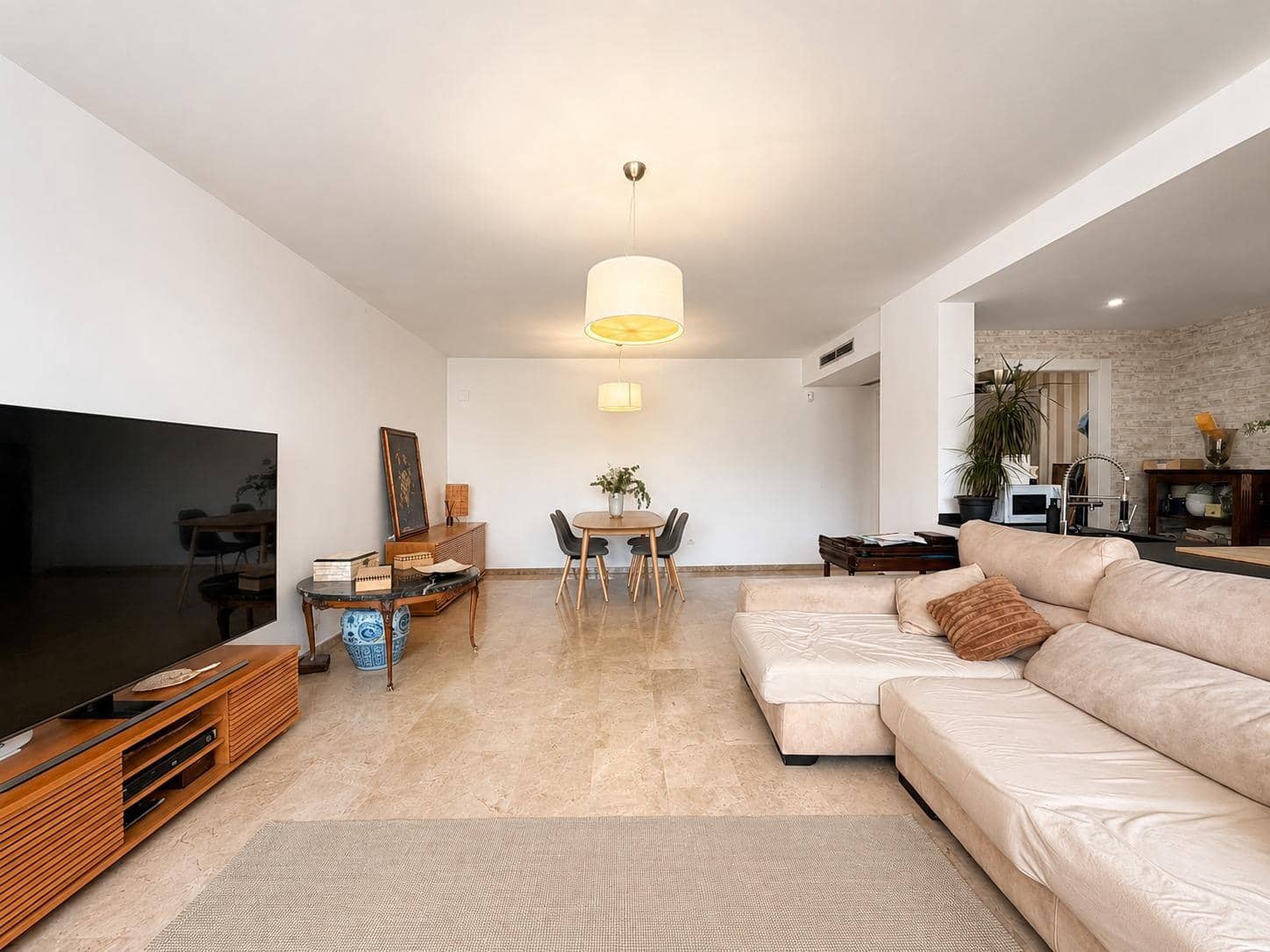 Piso de 3 habitaciones en Playa de San Juan en venta con piscina garaje - 464.900 € (Ref: 9977472)
