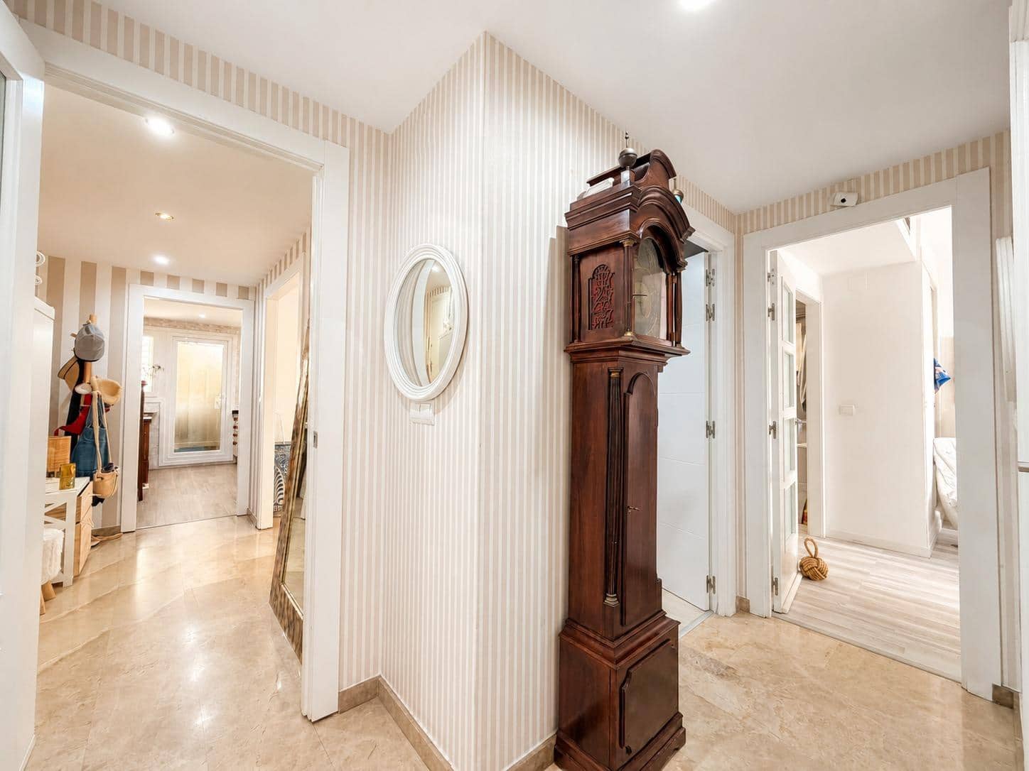 Piso de 3 habitaciones en Playa de San Juan en venta con piscina garaje - 464.900 € (Ref: 9977472)