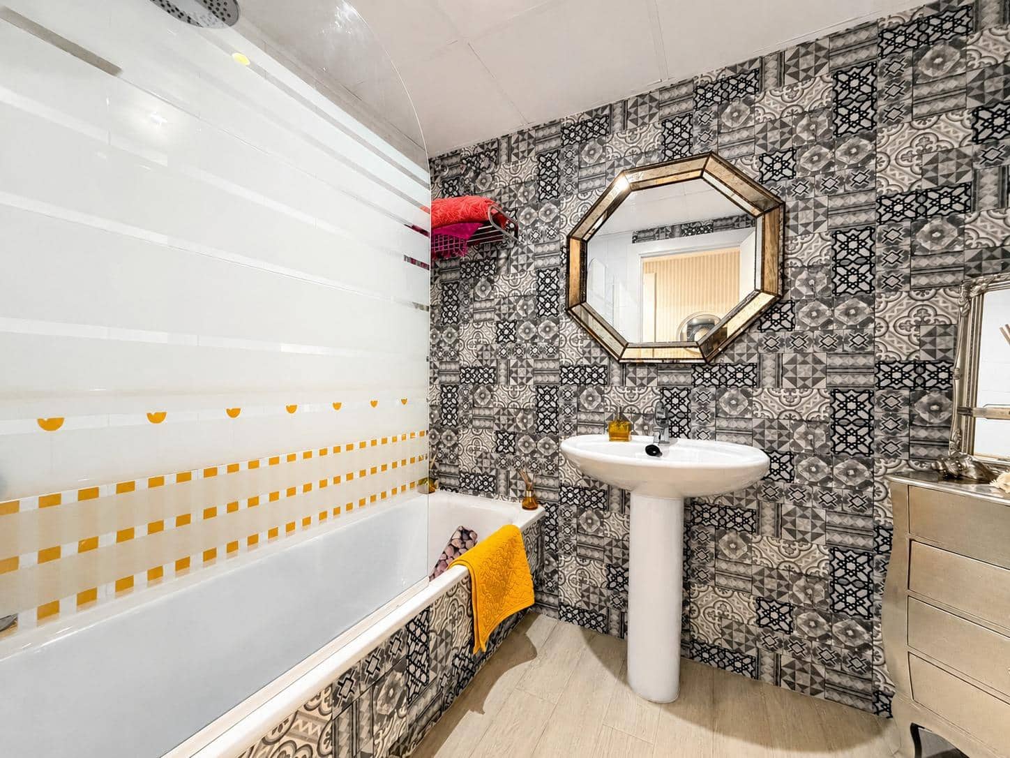 Piso de 3 habitaciones en Playa de San Juan en venta con piscina garaje - 464.900 € (Ref: 9977472)