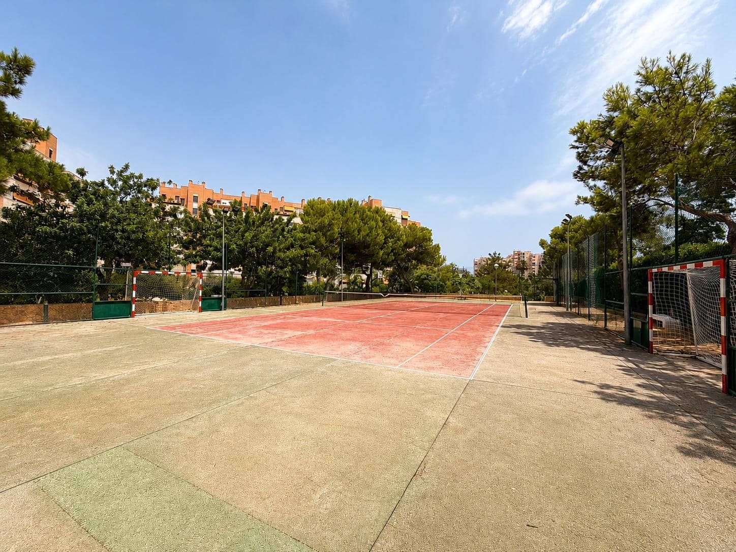 Piso de 3 habitaciones en Playa de San Juan en venta con piscina garaje - 464.900 € (Ref: 9977472)