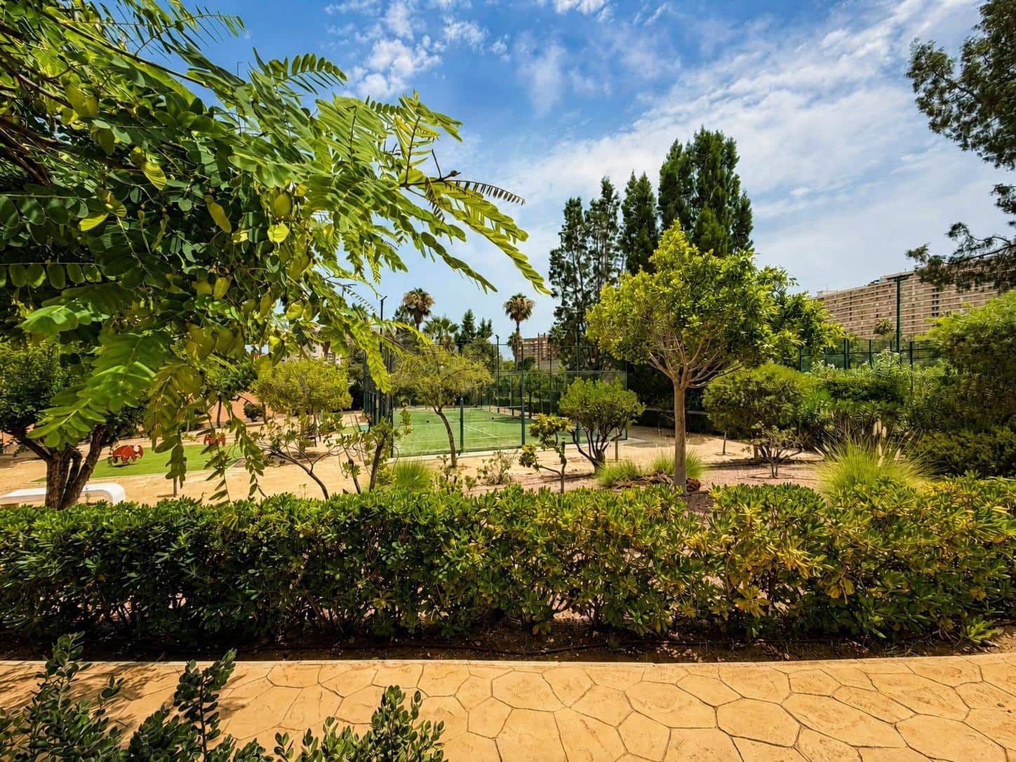 Piso de 3 habitaciones en Playa de San Juan en venta con piscina garaje - 464.900 € (Ref: 9977472)