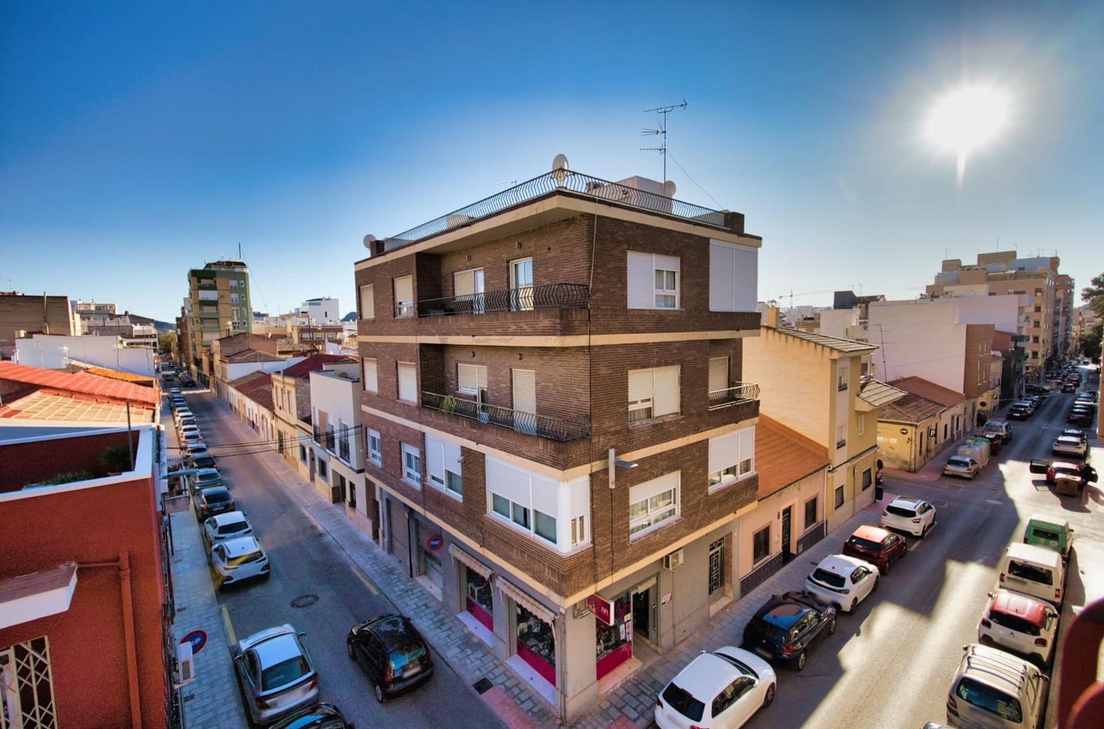 4 bedroom Flat for sale in Elda - € 129,900 (Ref: 9985125)