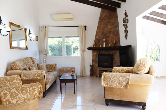 6 Zimmer Villa zu verkaufen in Orba mit Pool - 499.950 € (Ref: 10095015)