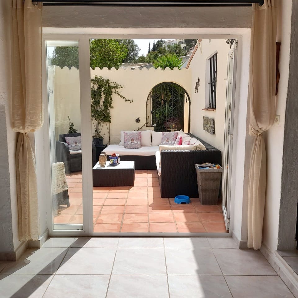 6 chambre Villa/Maison à vendre à Orba avec piscine garage - 499 950 € (Ref: 10111843)