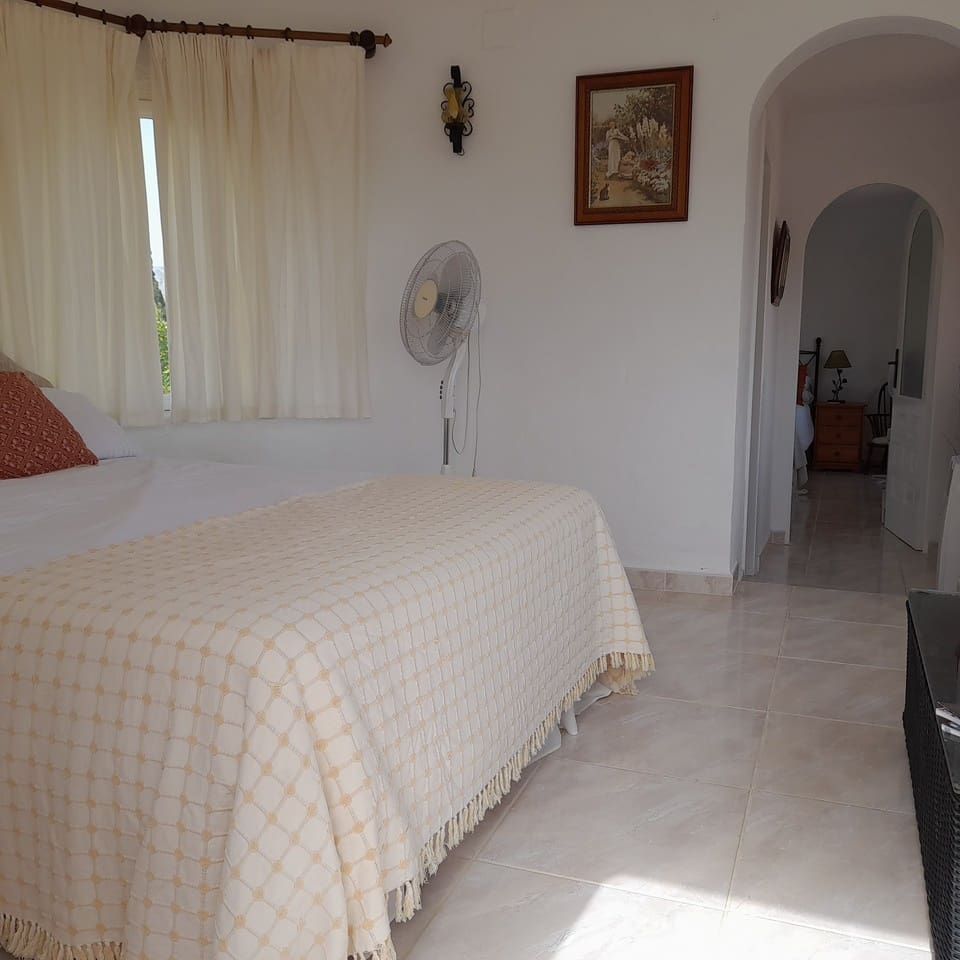 6 chambre Villa/Maison à vendre à Orba avec piscine garage - 499 950 € (Ref: 10111843)