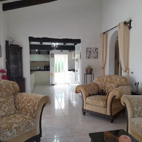 6 chambre Villa/Maison à vendre à Orba avec piscine garage - 499 950 € (Ref: 10111843)