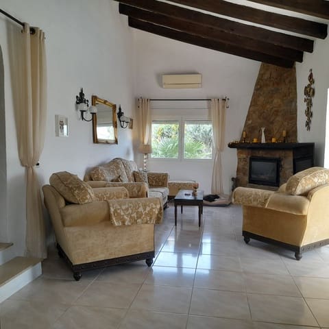 6 chambre Villa/Maison à vendre à Orba avec piscine garage - 499 950 € (Ref: 10111843)