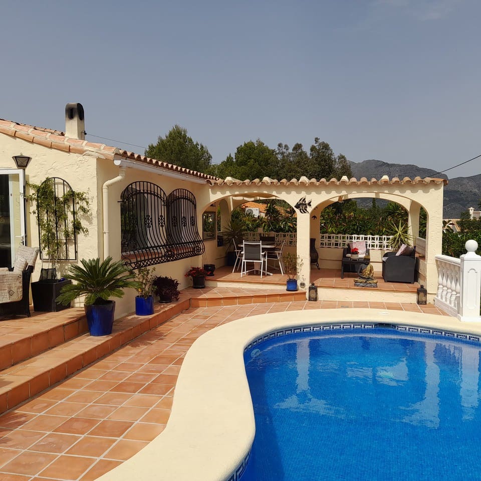 6 chambre Villa/Maison à vendre à Orba avec piscine garage - 499 950 € (Ref: 10111843)