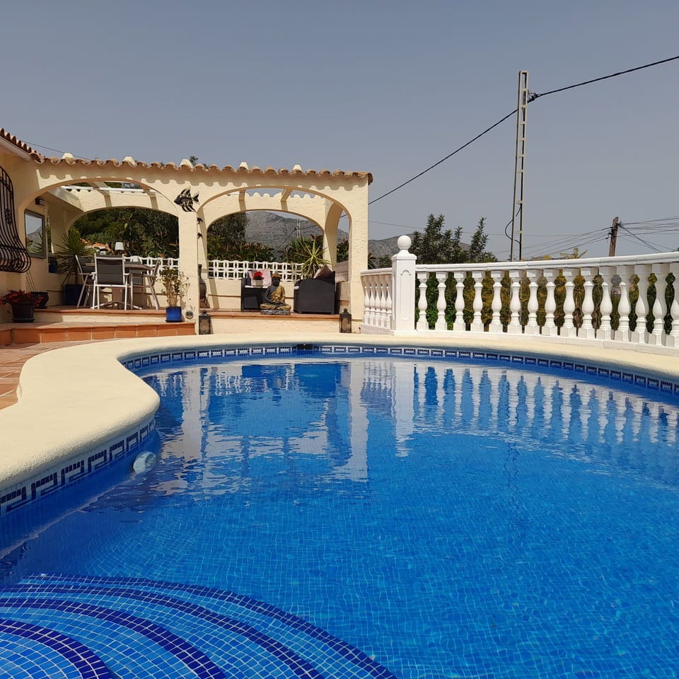 6 chambre Villa/Maison à vendre à Orba avec piscine garage - 499 950 € (Ref: 10111843)