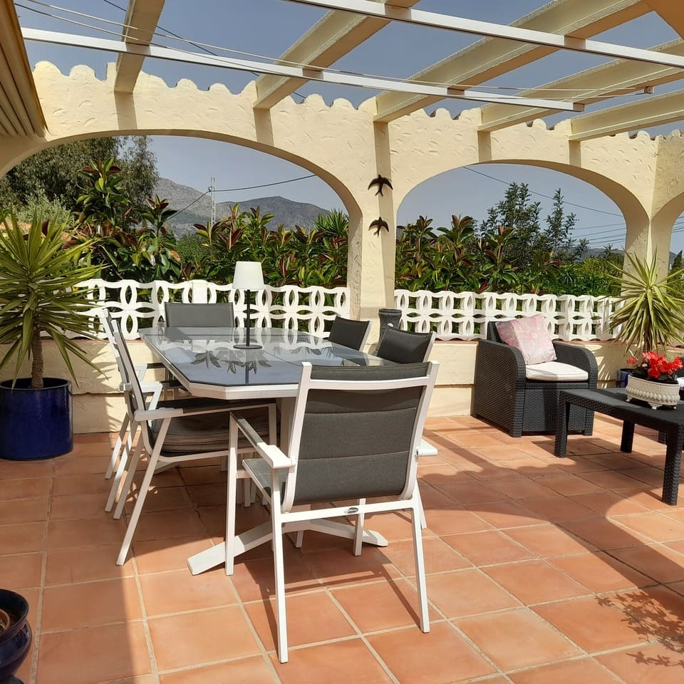 6 chambre Villa/Maison à vendre à Orba avec piscine garage - 499 950 € (Ref: 10111843)