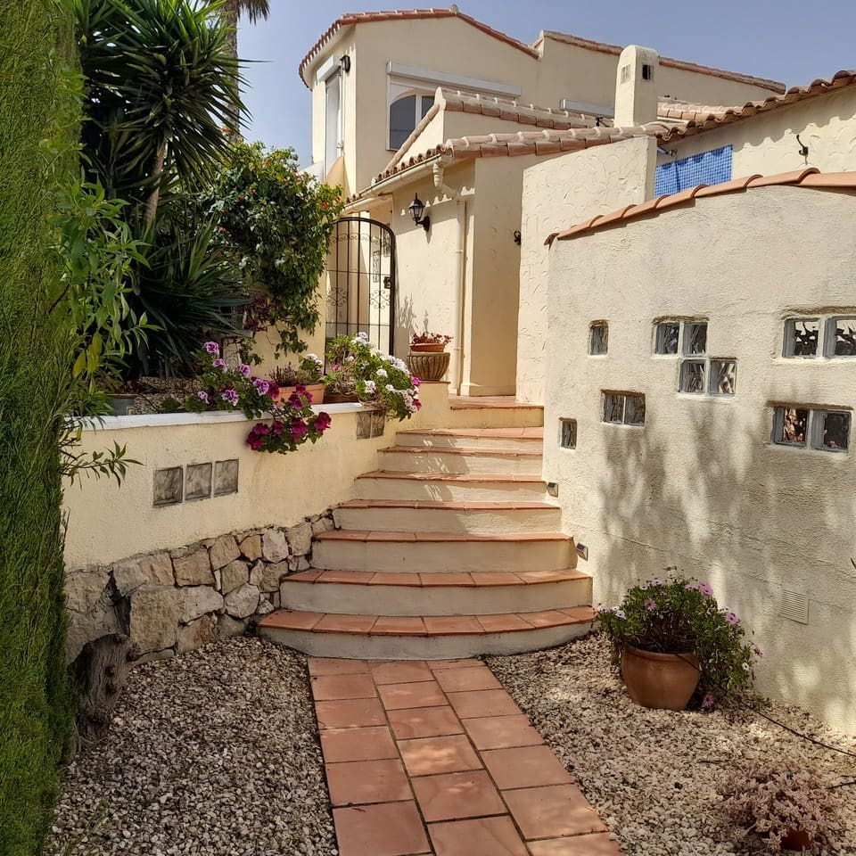 6 chambre Villa/Maison à vendre à Orba avec piscine garage - 499 950 € (Ref: 10111843)